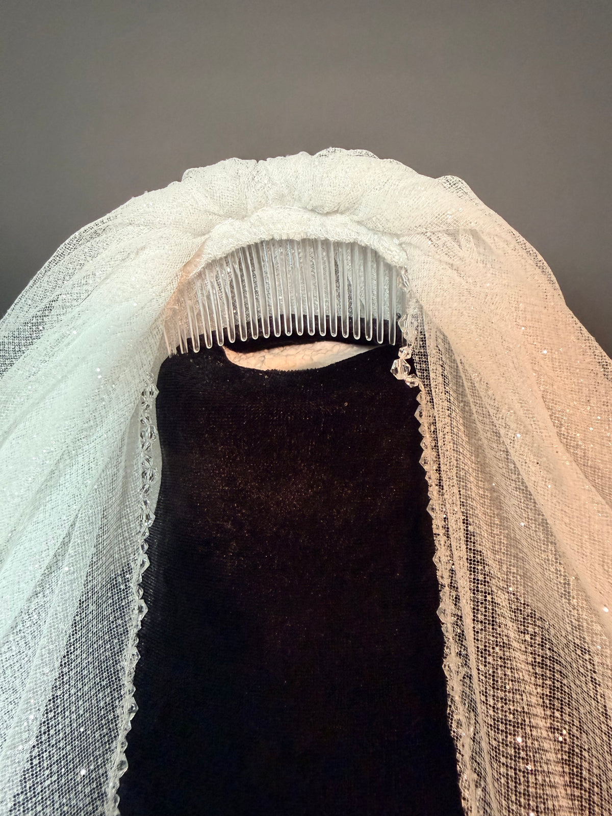 Crystal Edge Fingertip Veil — photograph 3 of 5