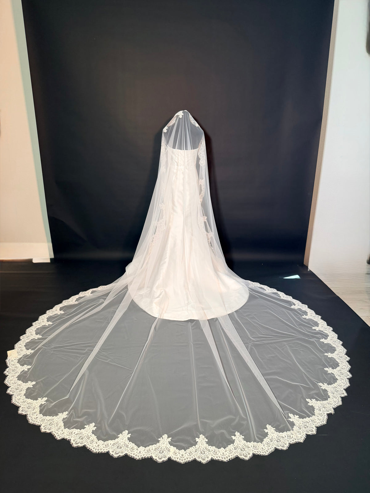Veil Mantilla DK-2601 — photograph 1 of 5