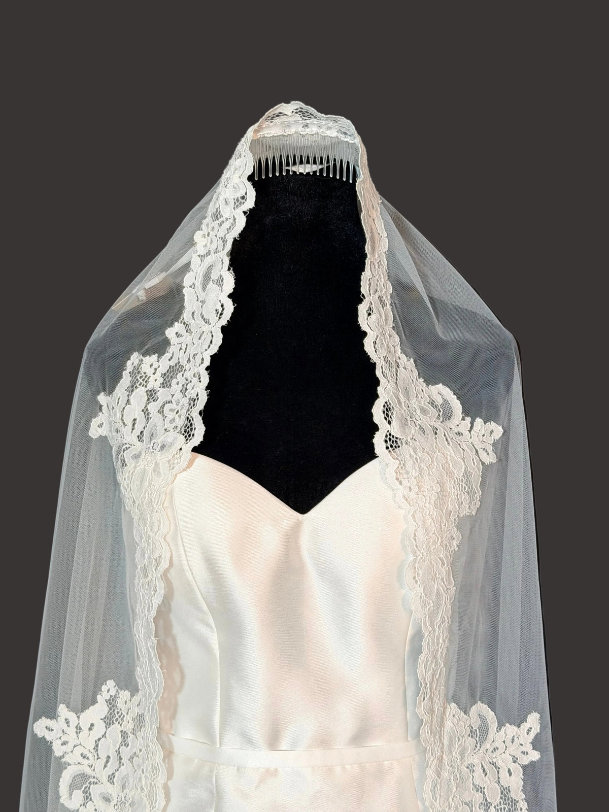 Cathedral Lace Mantilla Veil — photograph 3 of 5