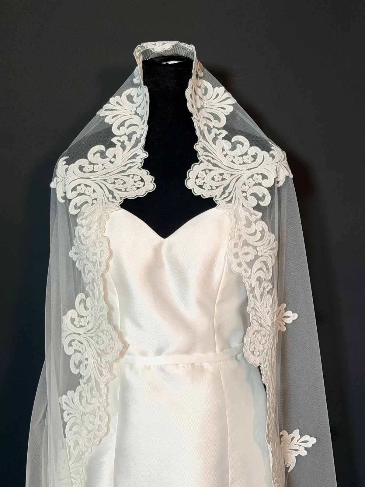Cathedral Mantilla Veil — photograph 4 of 7
