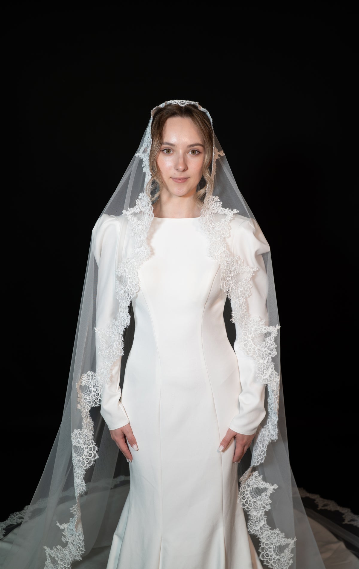 Lia Lace Cathedral Veil — photograph 2 of 5